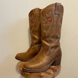Vintage FRYE Sabrina Campus Flower Boots